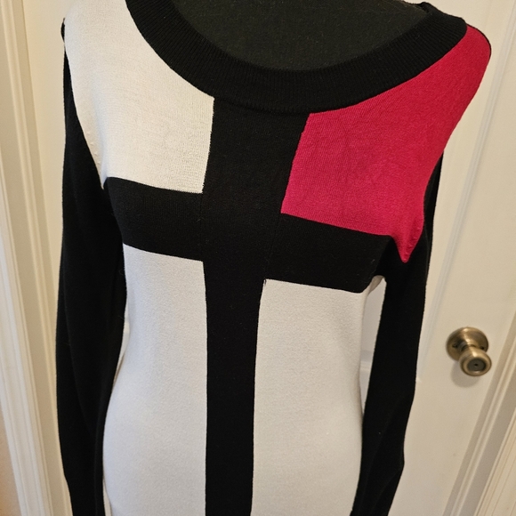 Color Block Sweater Dress - Picture 5 of 12